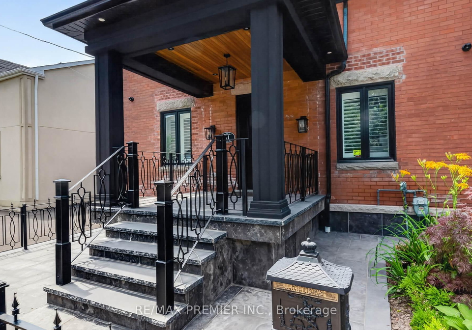 21-elizabeth-street-n-brampton-ontario-w13585564