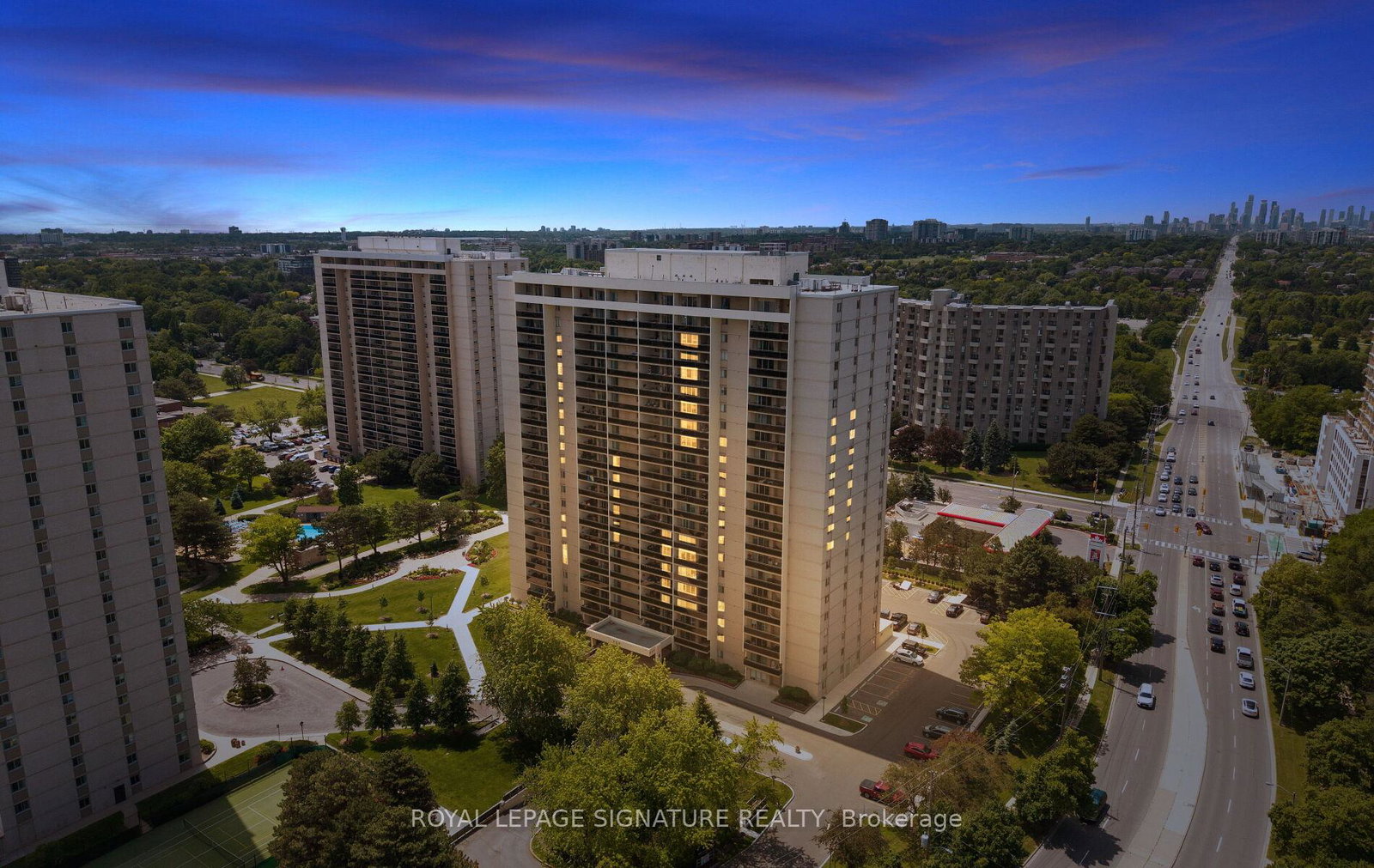 820-burnhamthorpe-road-toronto-etobicoke-ontario-w13585758