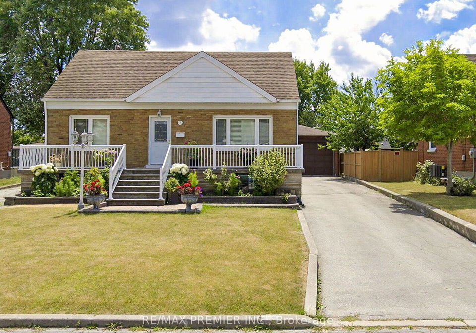 7-mayall-avenue-toronto-york-ontario-w13586030