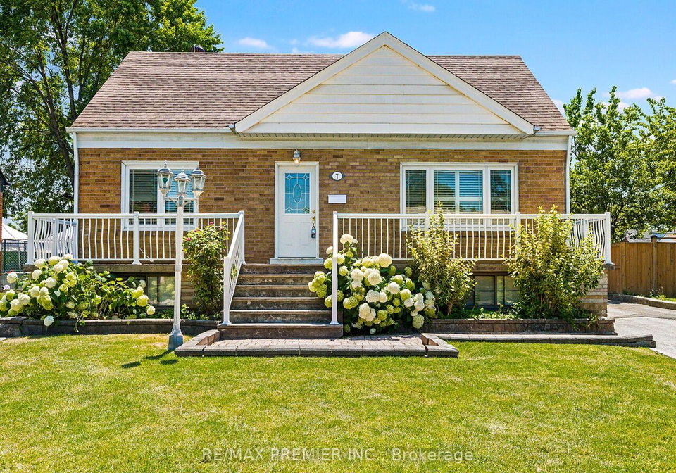 7-mayall-avenue-toronto-york-ontario-w13586030