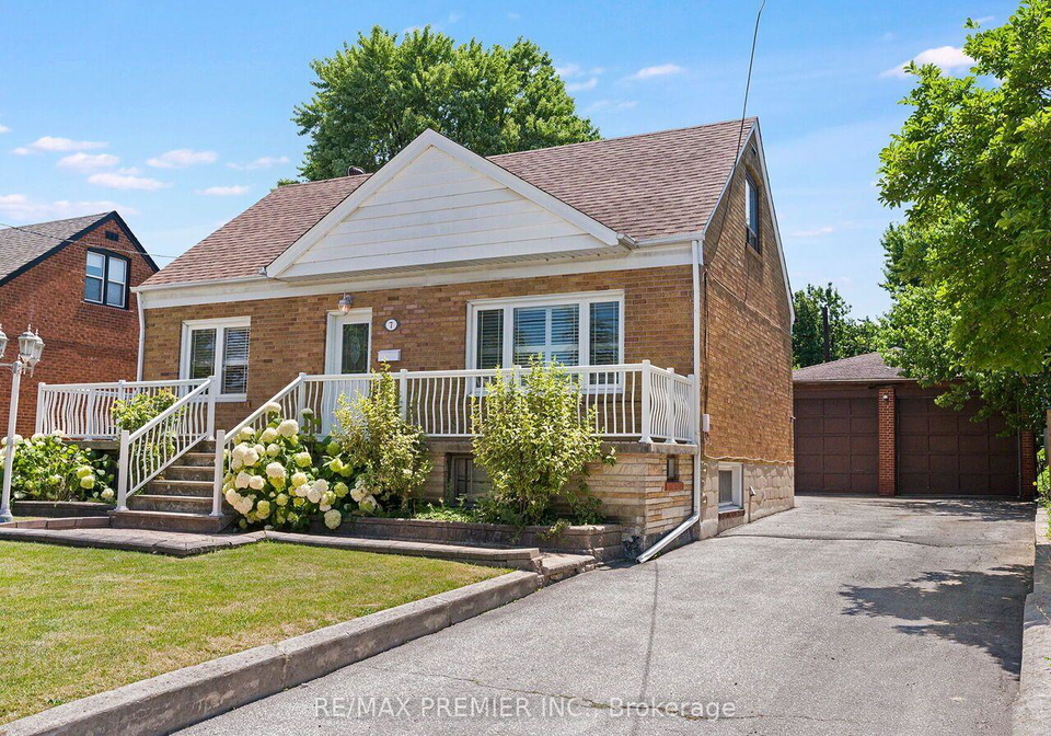 7-mayall-avenue-toronto-york-ontario-w13586030