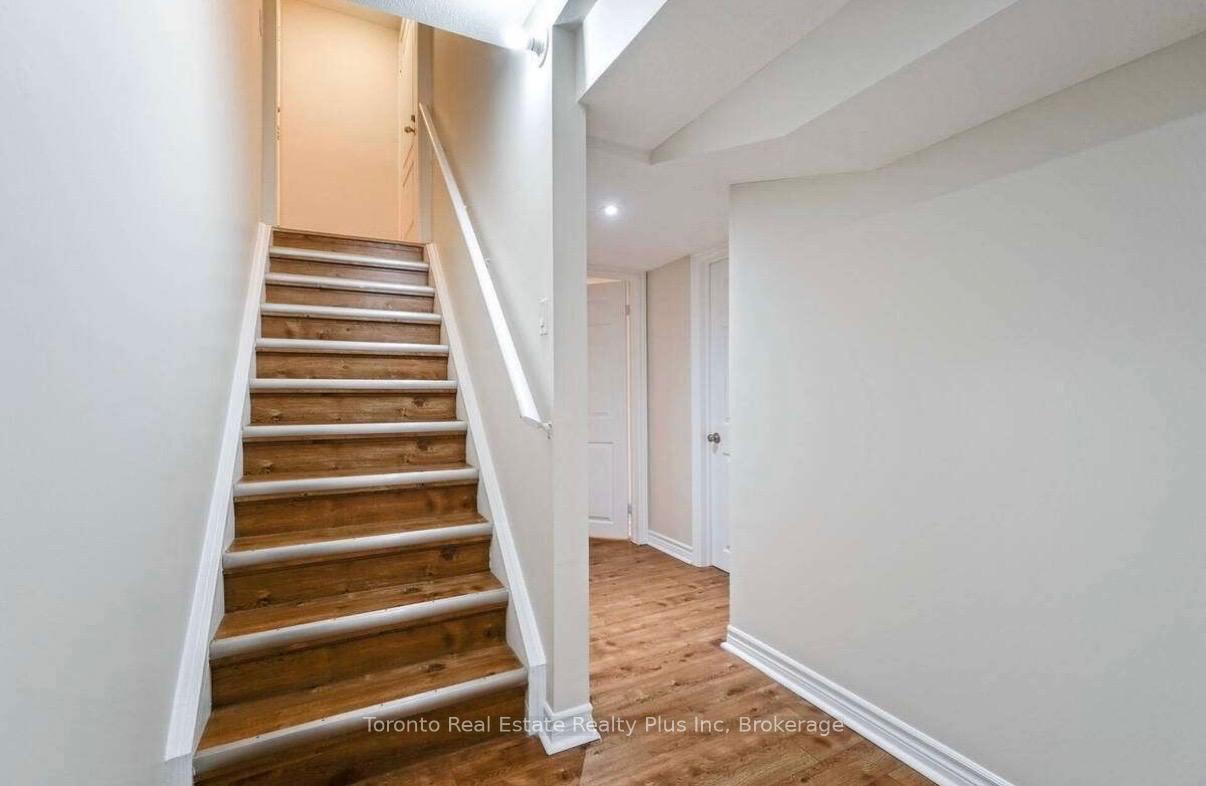 42-crystalview-crescent-brampton-ontario-w13586128