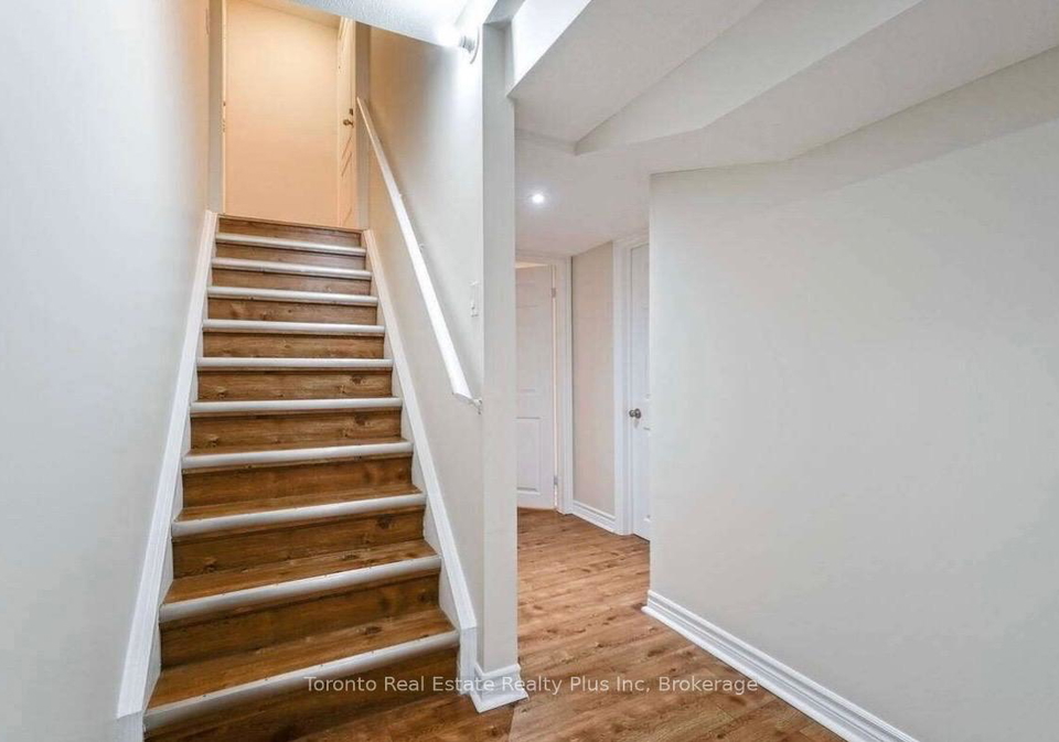 42-crystalview-crescent-brampton-ontario-w13586128