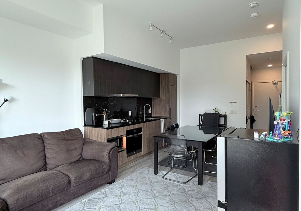 1100-sheppard-avenue-w-toronto-york-ontario-w13586346