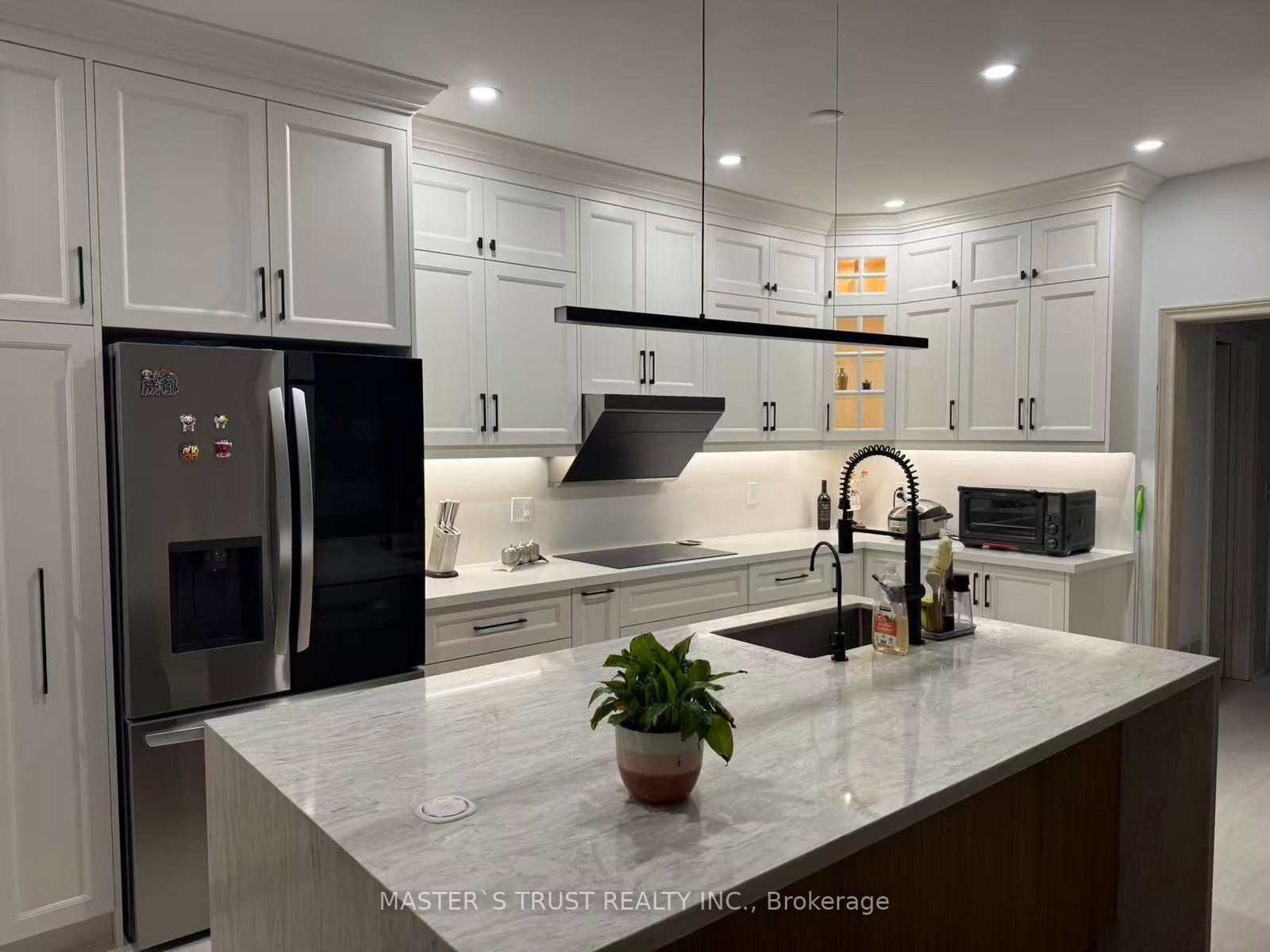 2132-pinevalley-crescent-oakville-ontario-w13586442