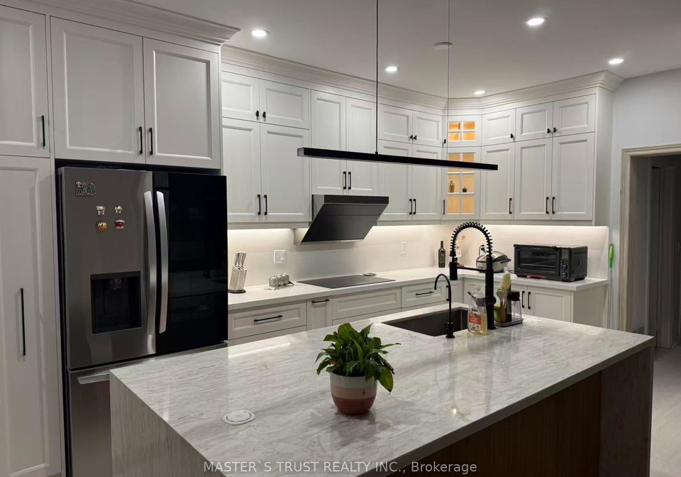 2132-pinevalley-crescent-oakville-ontario-w13586442