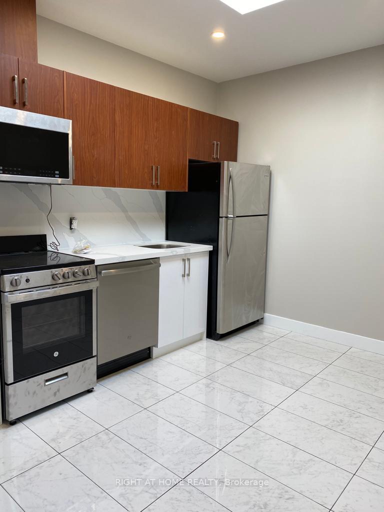 1022-bloor-street-w-toronto-toronto-ontario-w13586708