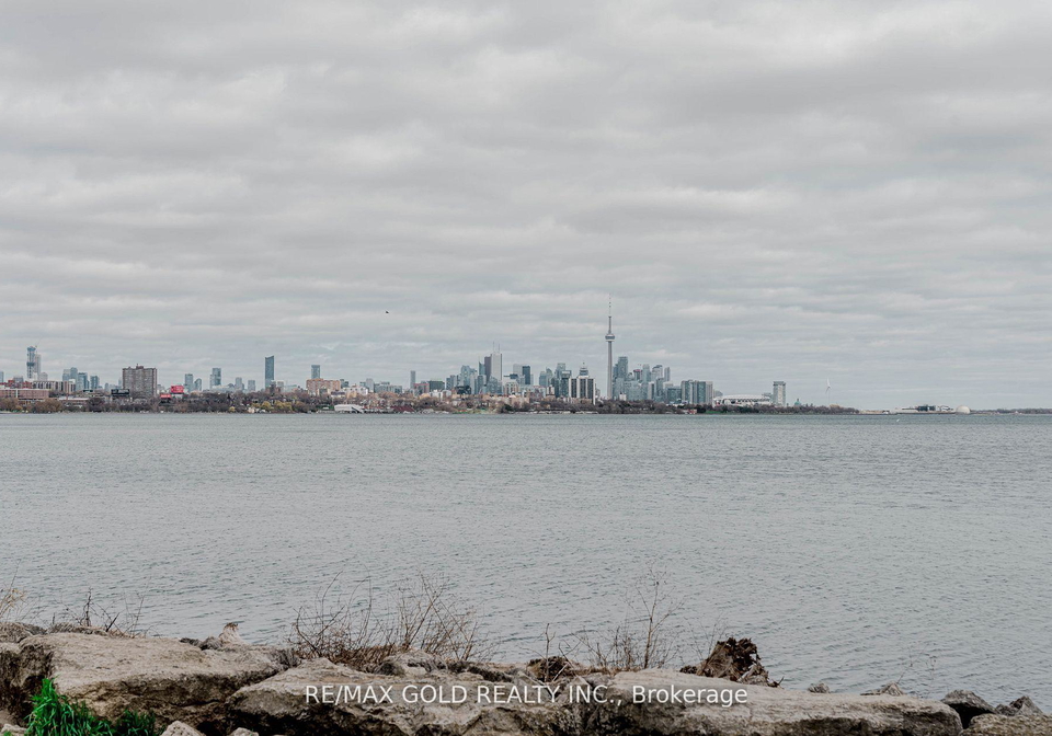 56-annie-craig-drive-toronto-etobicoke-ontario-w13586736