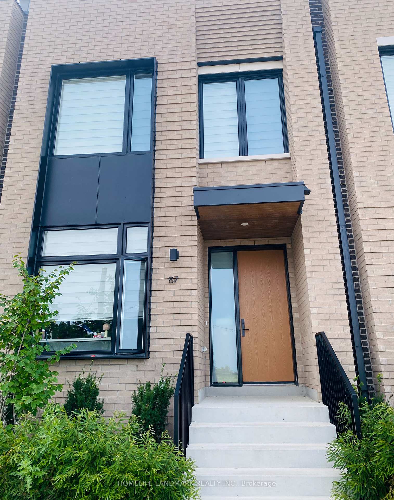 60-lou-parsons-way-ne-mississauga-ontario-w13586998