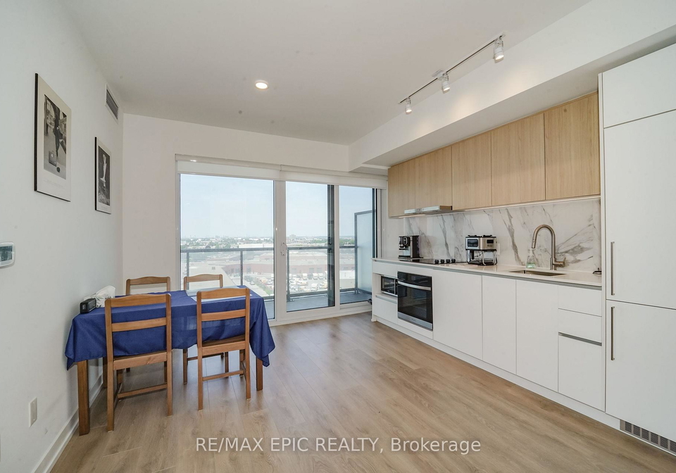 1100-sheppard-avenue-w-toronto-york-ontario-w13587710