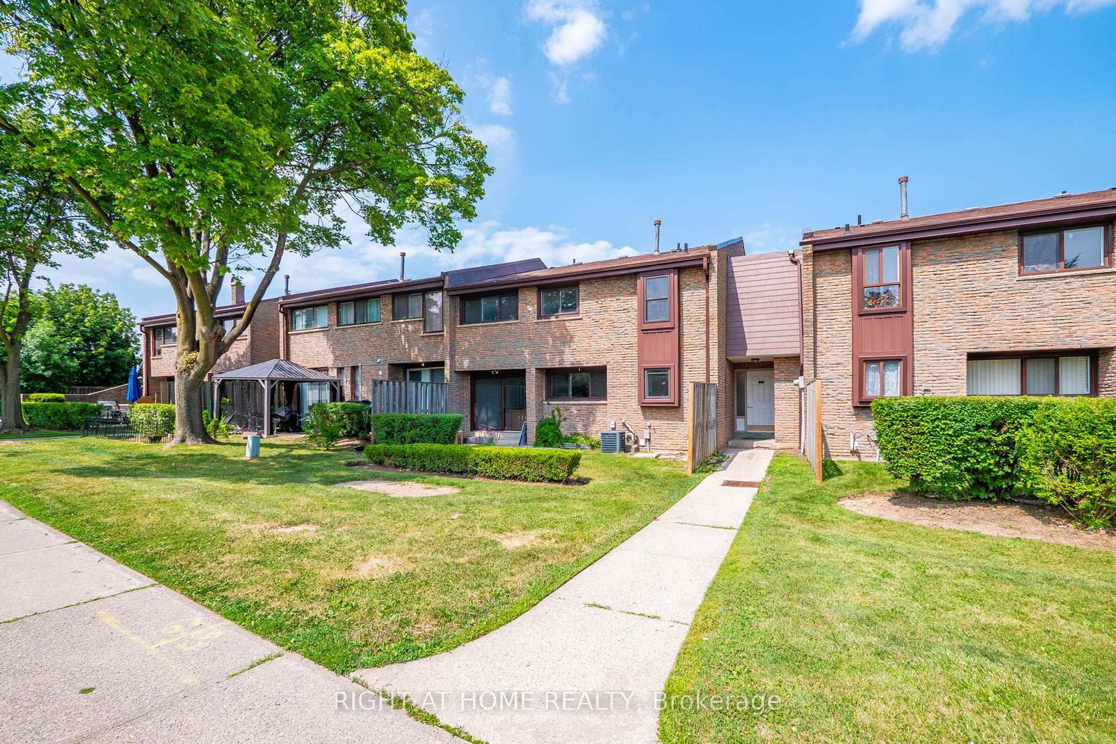 260woodchester-drive-mississauga-ontario-w13588046