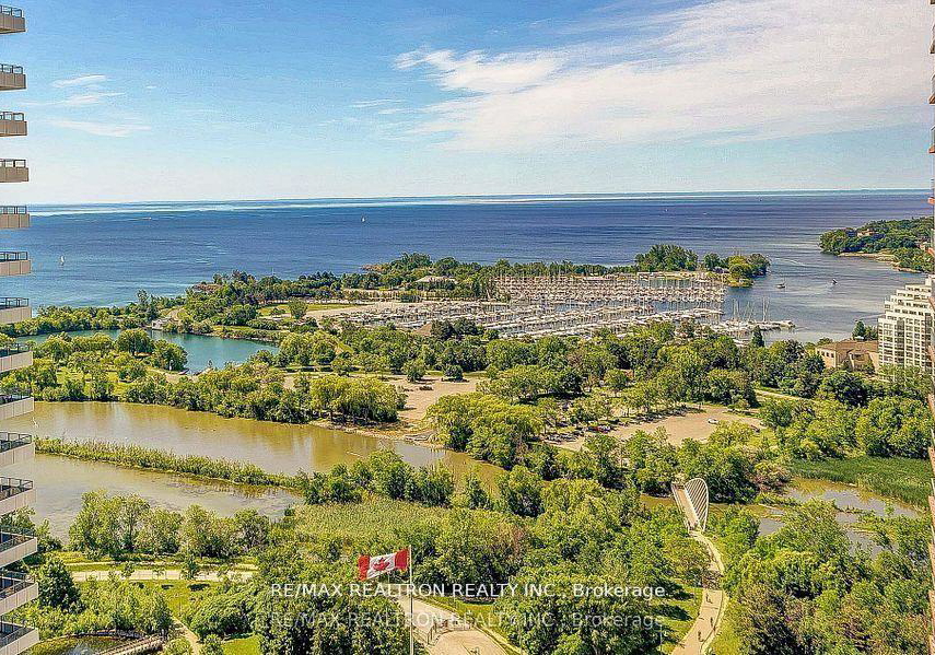 33-shore-breeze-drive-toronto-etobicoke-ontario-w13588464