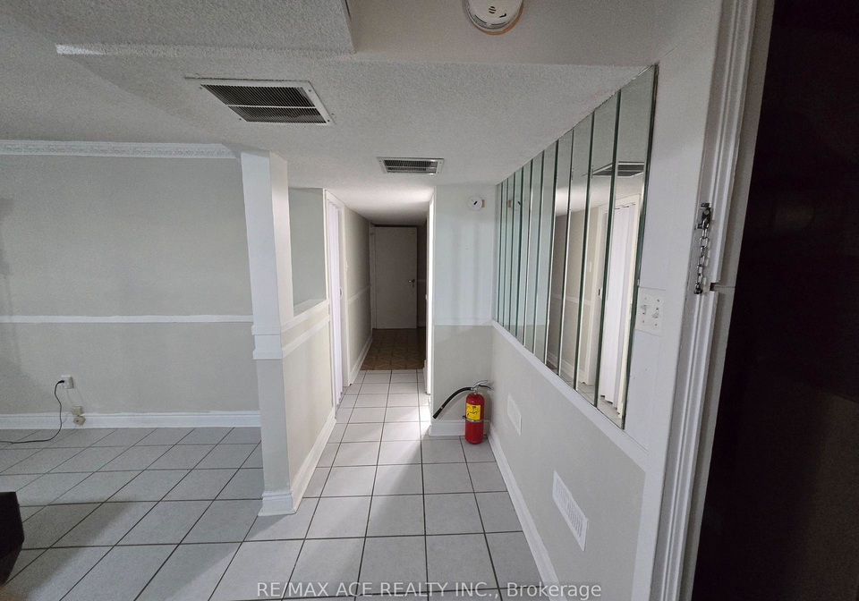 65-dellbrook-crescent-toronto-york-ontario-w13588642