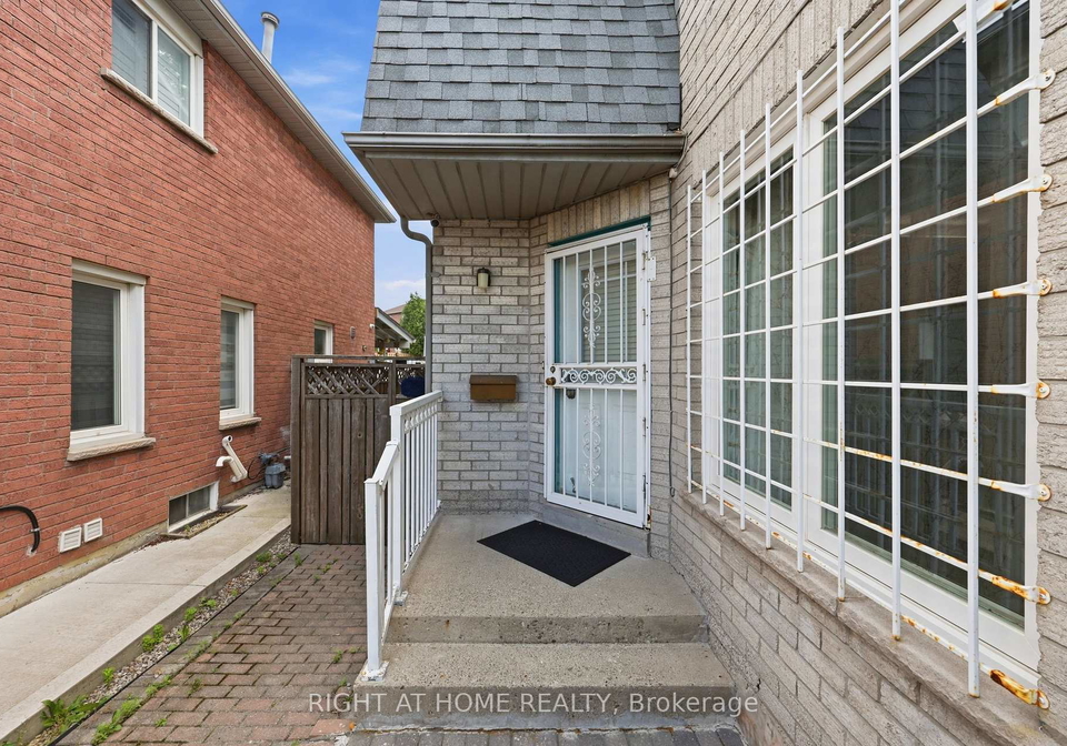 12-newman-court-brampton-ontario-w13588742