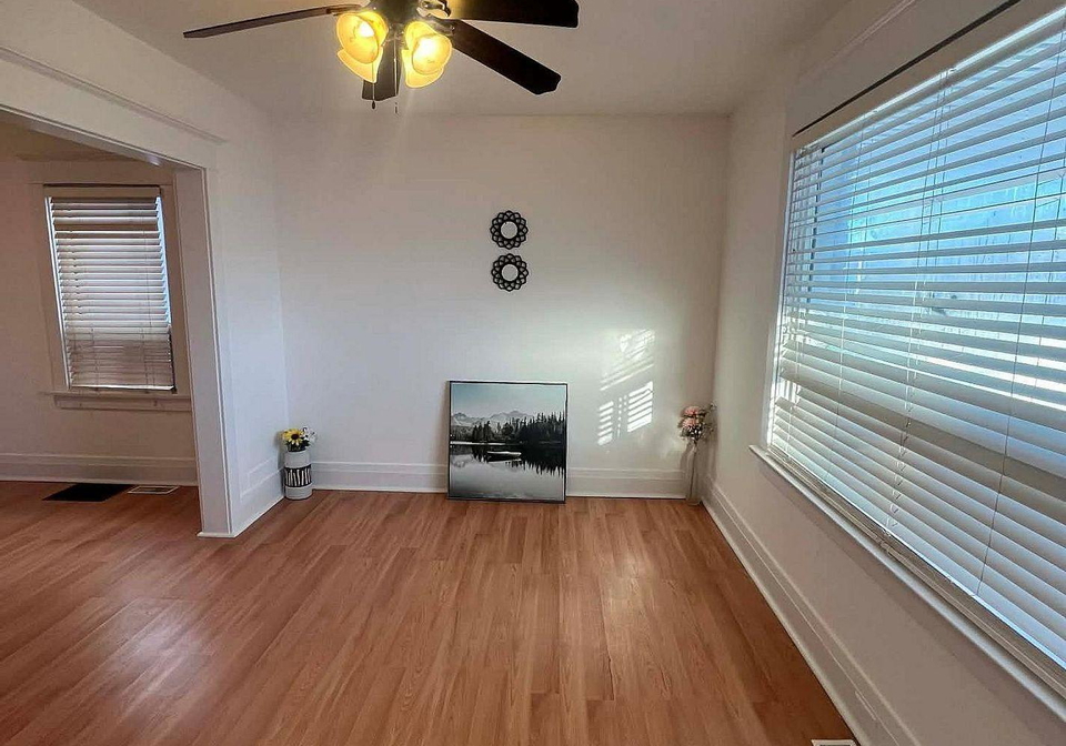 12-mahoney-avenue-toronto-north-york-ontario-w13589034