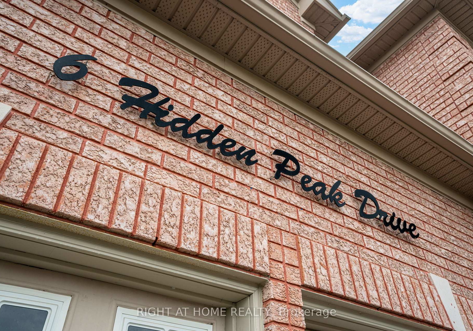6-hidden-peak-drive-brampton-ontario-w13589114