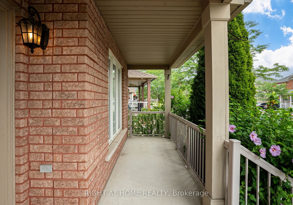 6-hidden-peak-drive-brampton-ontario-w13589114