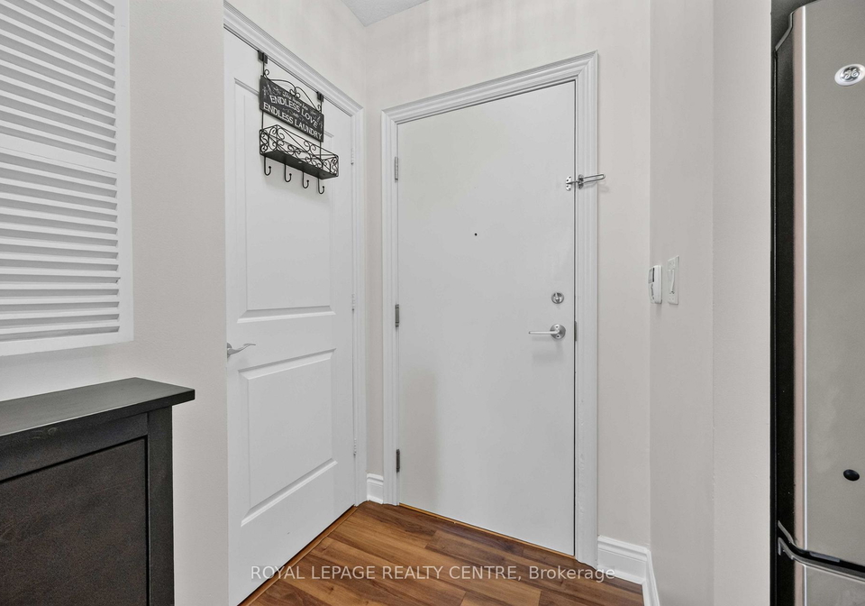 16-brookers-lane-toronto-etobicoke-ontario-w13589170
