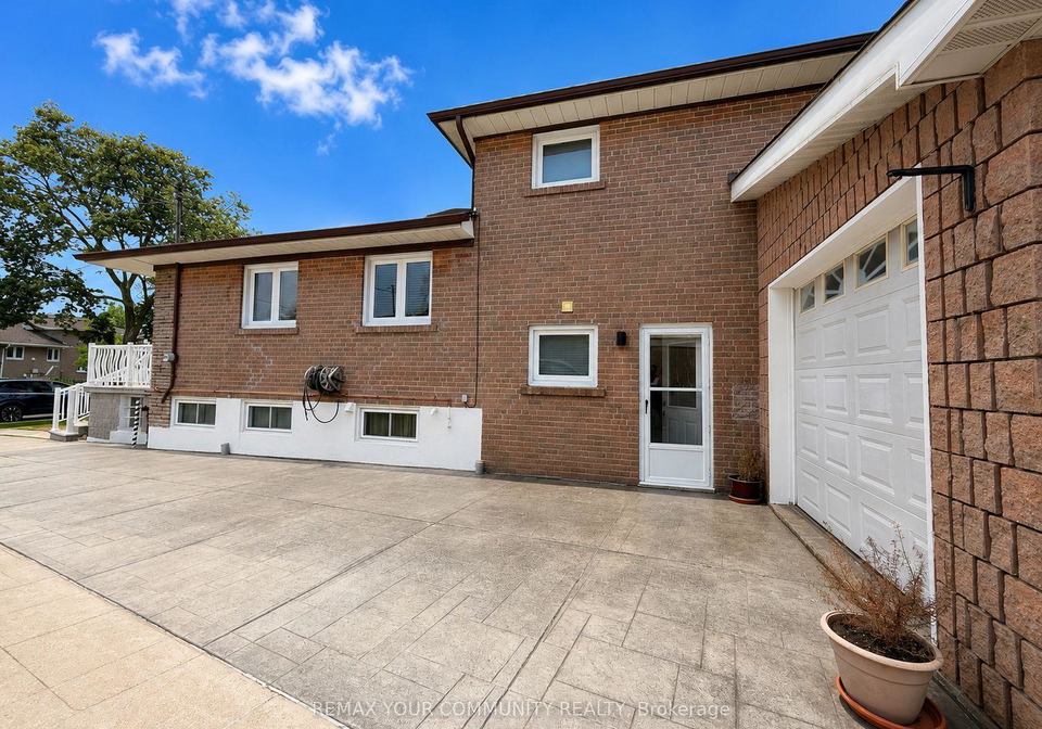 71-gambello-crescent-toronto-york-ontario-w13589324