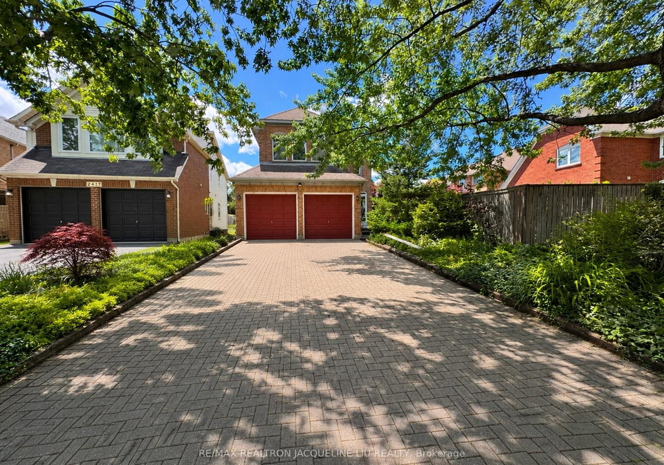 2409-willowburne-drive-mississauga-ontario-w13589340