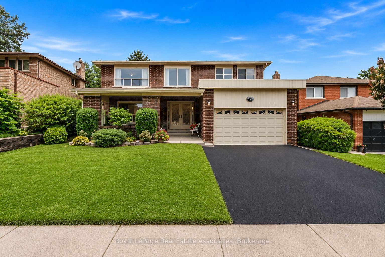 2529-claymore-crescent-mississauga-ontario-w13589416