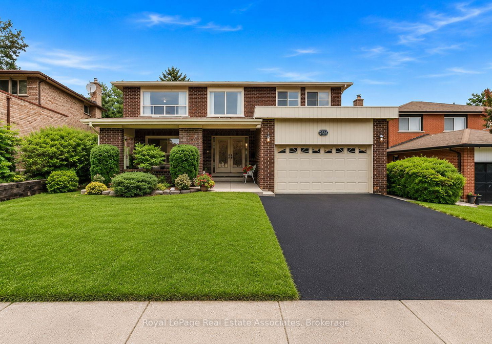 2529-claymore-crescent-mississauga-ontario-w13589416