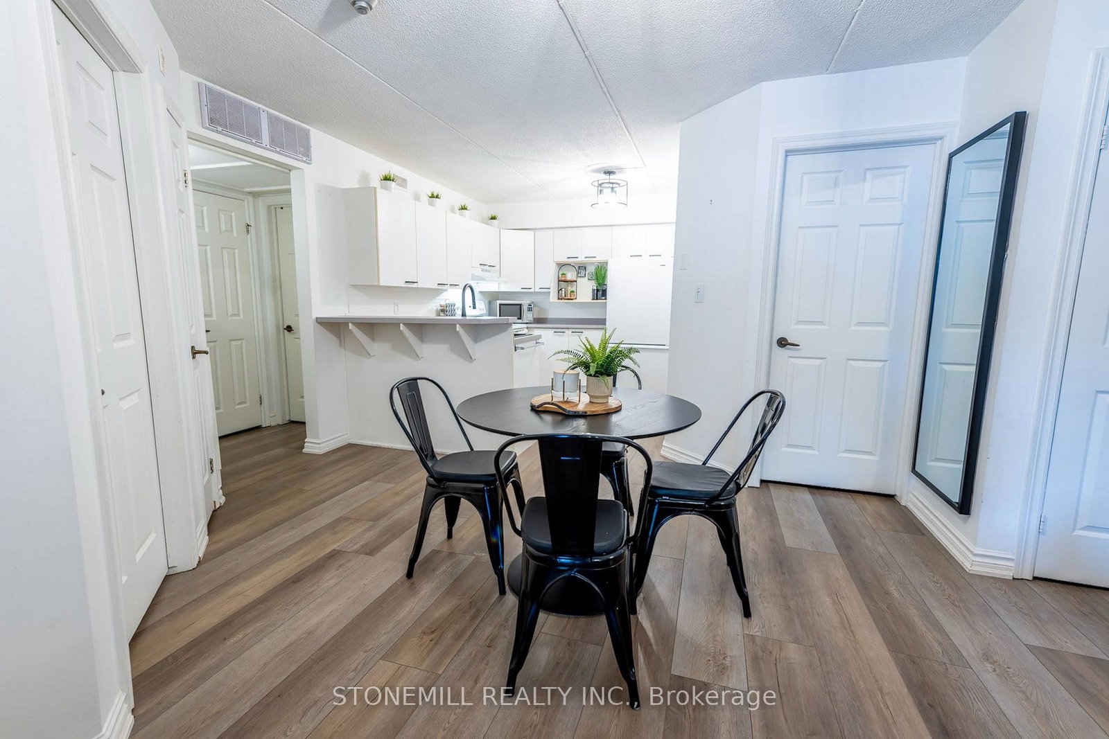 2030-cleaver-avenue-burlington-ontario-w13589480