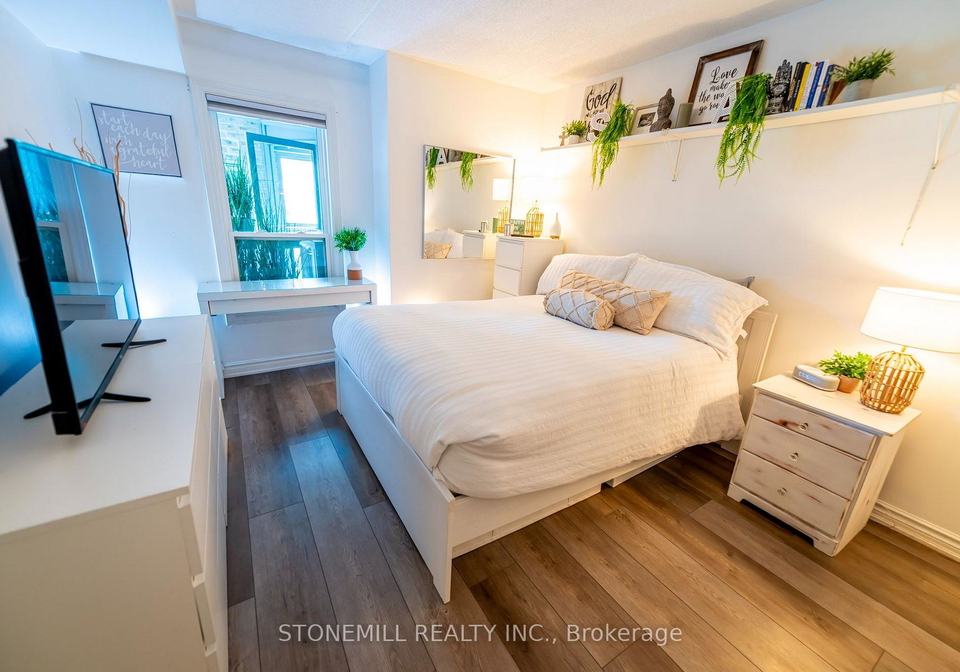 2030-cleaver-avenue-burlington-ontario-w13589480