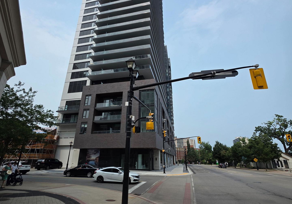 2075-lakeshore-road-burlington-ontario-w13589670