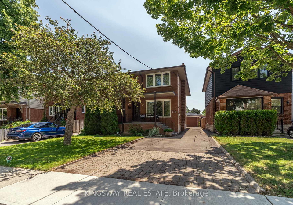 121-lake-crescent-toronto-etobicoke-ontario-w13590486