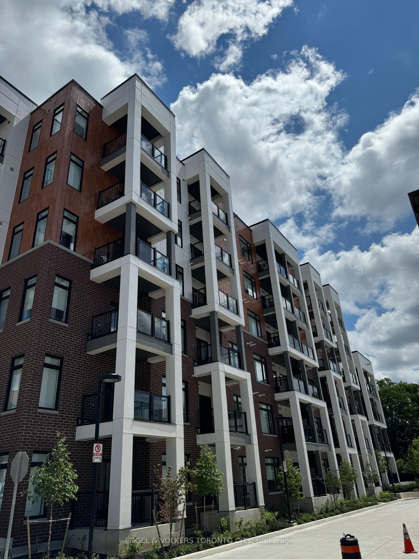 135-canon-jackson-drive-toronto-north-york-ontario-w13590658