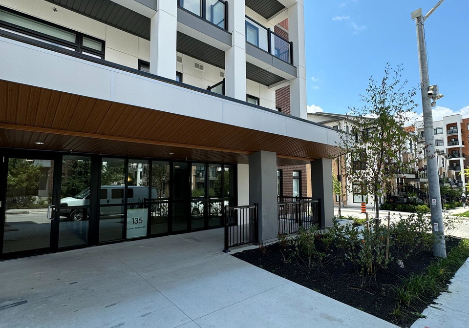 135-canon-jackson-drive-toronto-north-york-ontario-w13590658