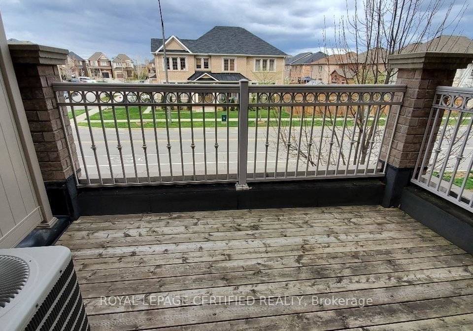 2554-grand-oak-trail-oakville-ontario-w13591054
