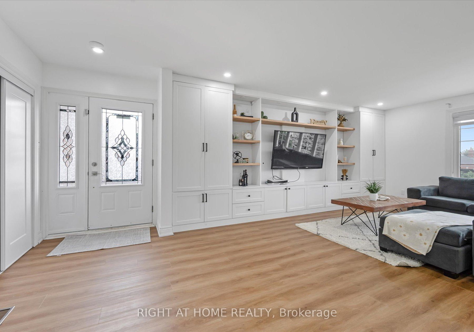 93-denbigh-crescent-toronto-york-ontario-w13591062