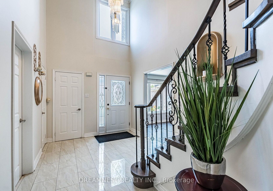 5959-ladyburn-crescent-mississauga-ontario-w13591112