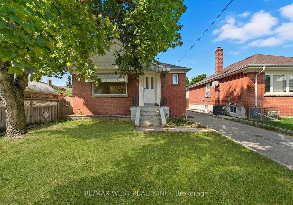 38-feltham-avenue-toronto-toronto-ontario-w13591136