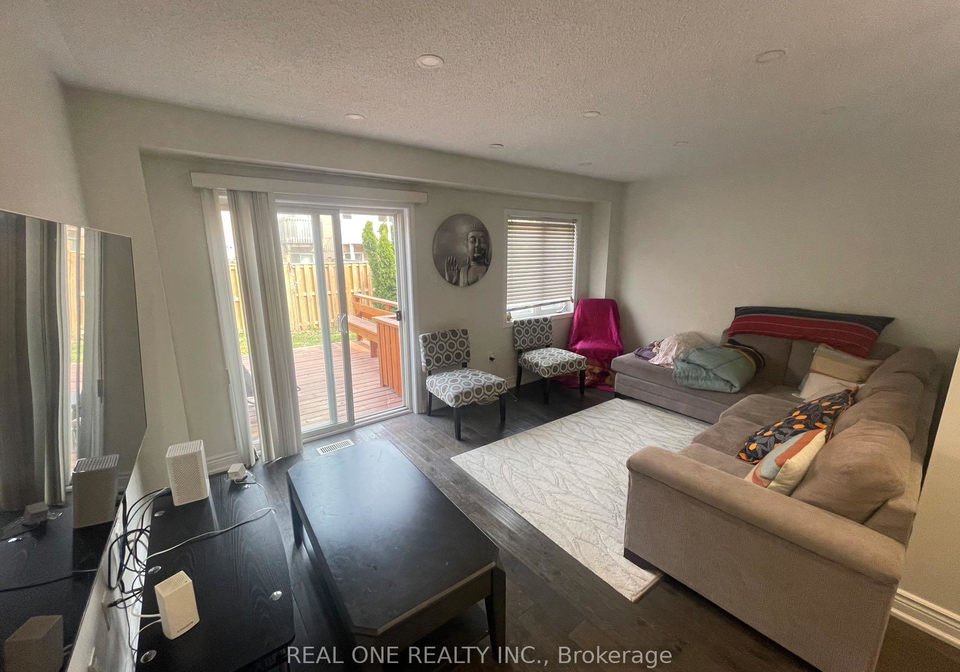 622-candlestick-circle-mississauga-ontario-w13591286