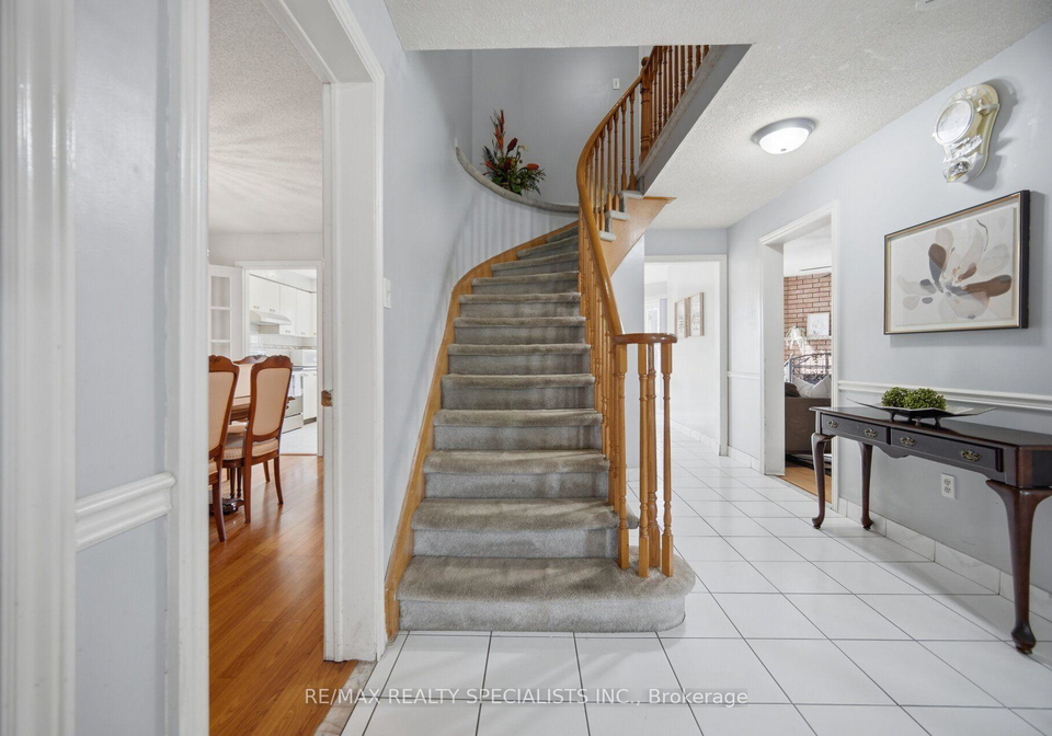 271-nahani-way-mississauga-ontario-w13591456