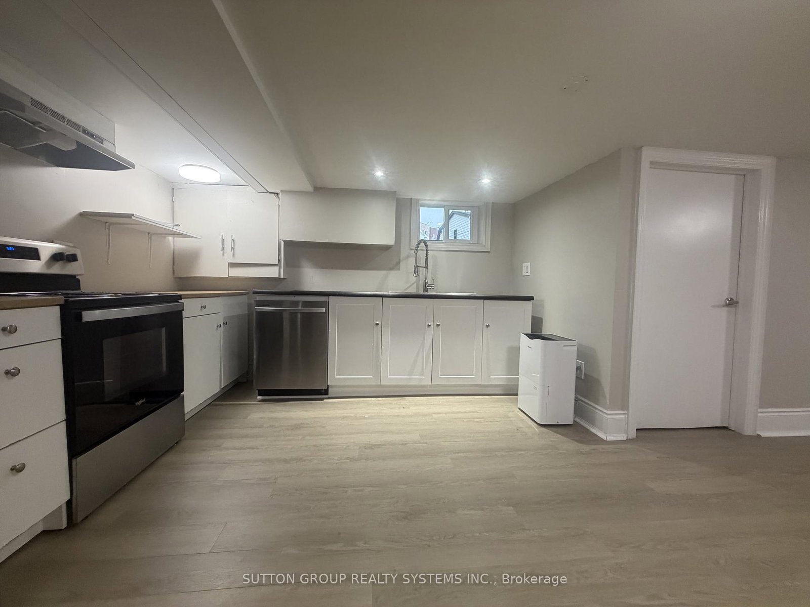 3-tyrone-avenue-toronto-north-york-ontario-w13591584