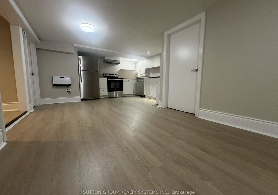 3-tyrone-avenue-toronto-north-york-ontario-w13591584