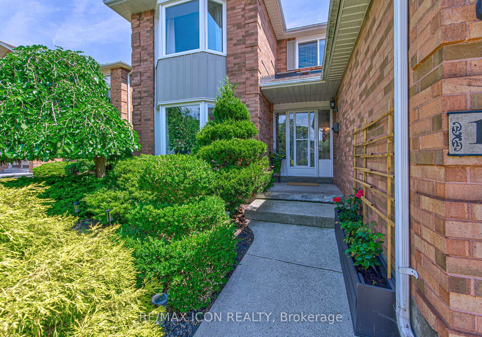 15-hall-crescent-brampton-ontario-w13591700