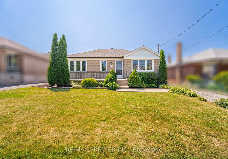 295-falstaff-avenue-toronto-north-york-ontario-w13591974