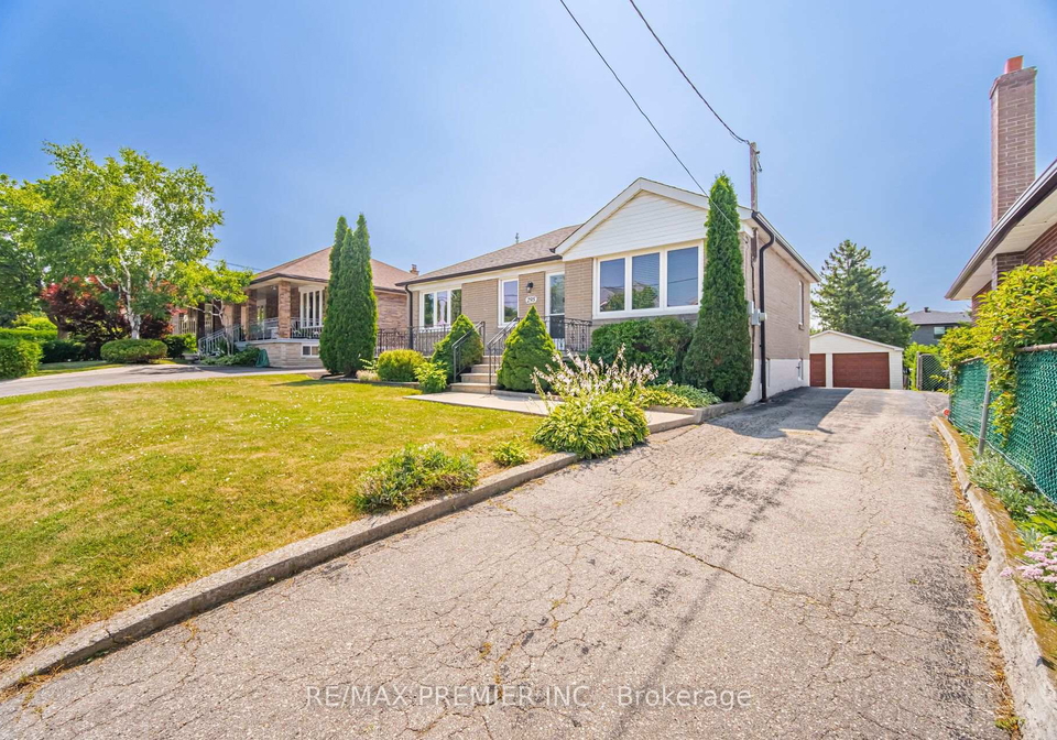 295-falstaff-avenue-toronto-north-york-ontario-w13591974