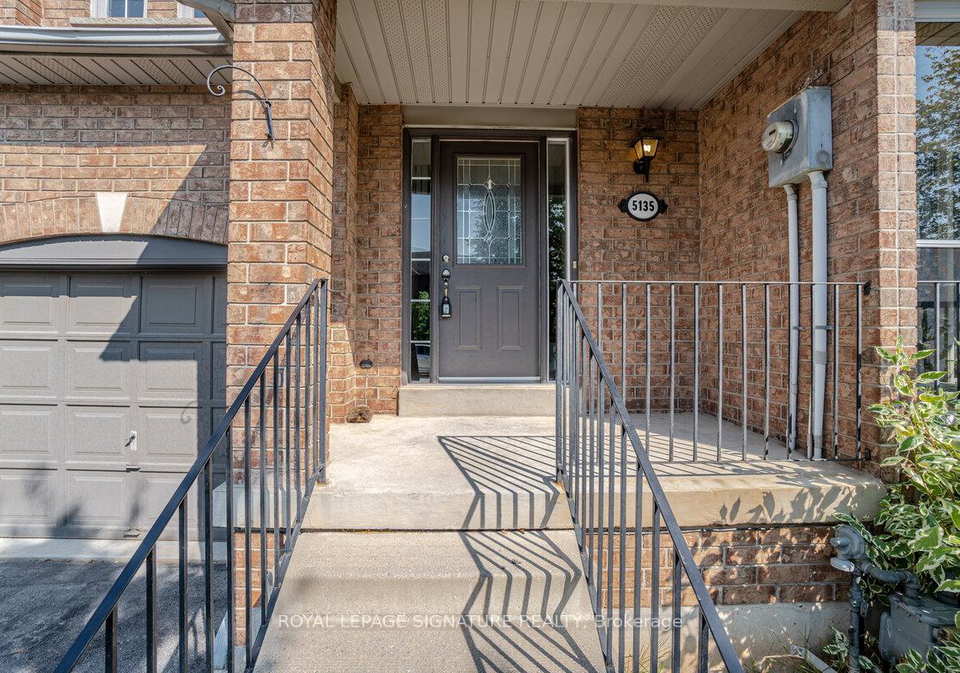 5135-falconcrest-drive-burlington-ontario-w13591980