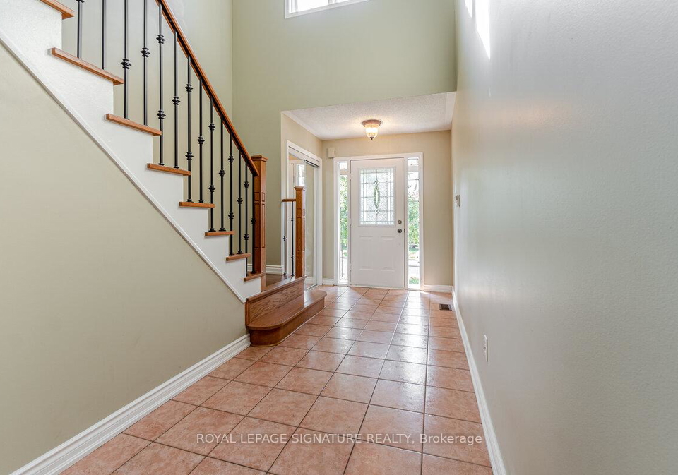 5135-falconcrest-drive-burlington-ontario-w13591980