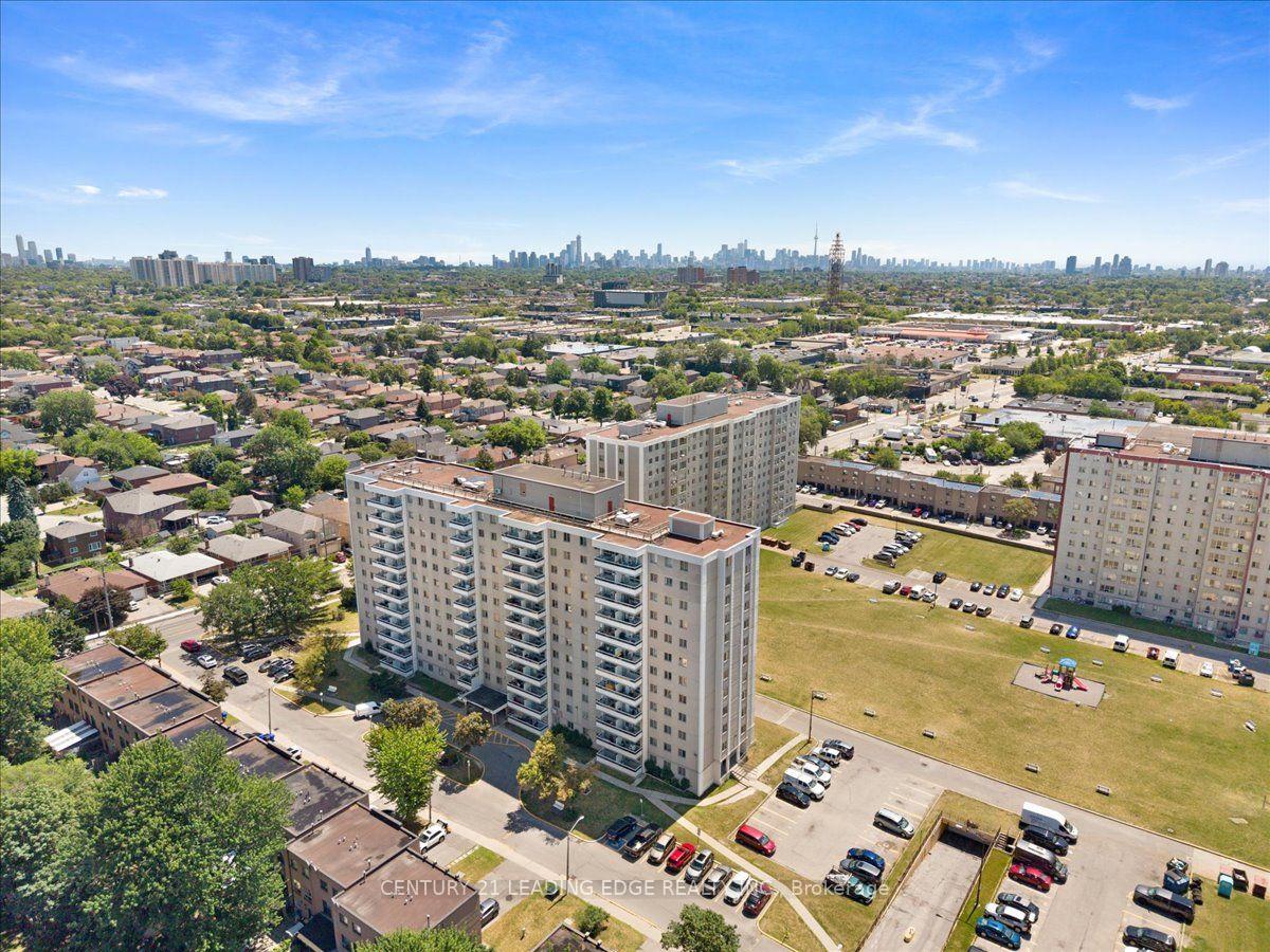 200-lotherton-pathway-toronto-north-york-ontario-w13592376