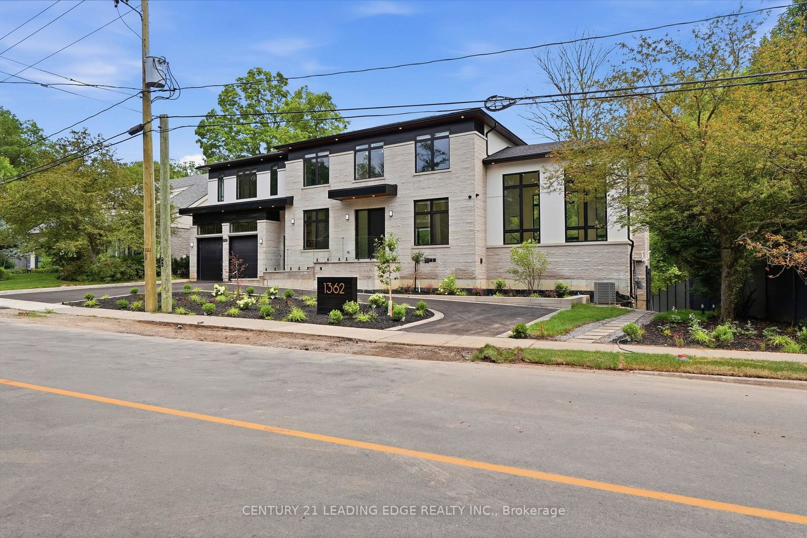 1362-devon-road-oakville-ontario-w13592480