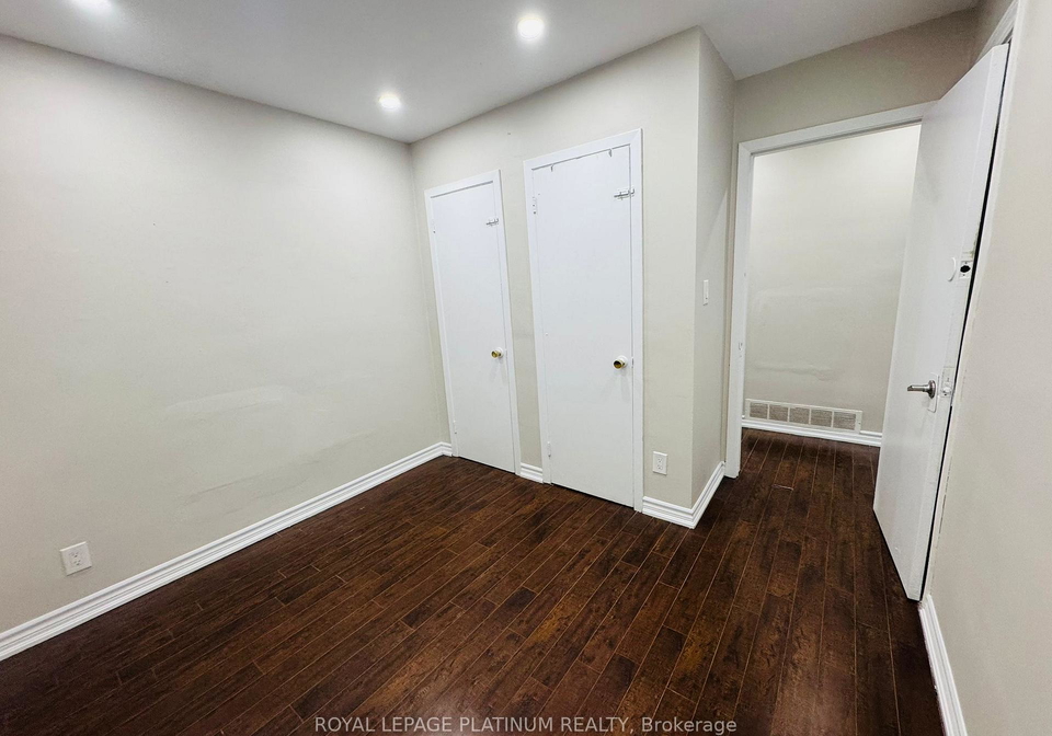 7073-magic-court-mississauga-ontario-w13592484