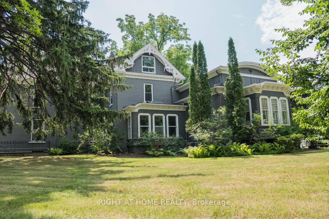 164-trafalgar-road-oakville-ontario-w13592492