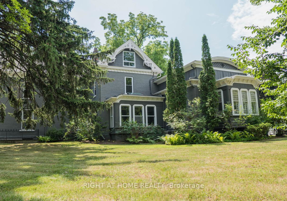 164-trafalgar-road-oakville-ontario-w13592492